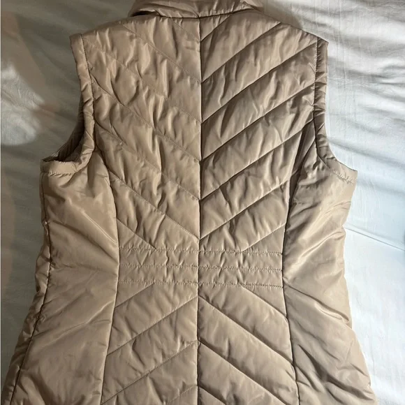 Calvin Klein Light Tan Quilted Jacket - Picture 2 of 3